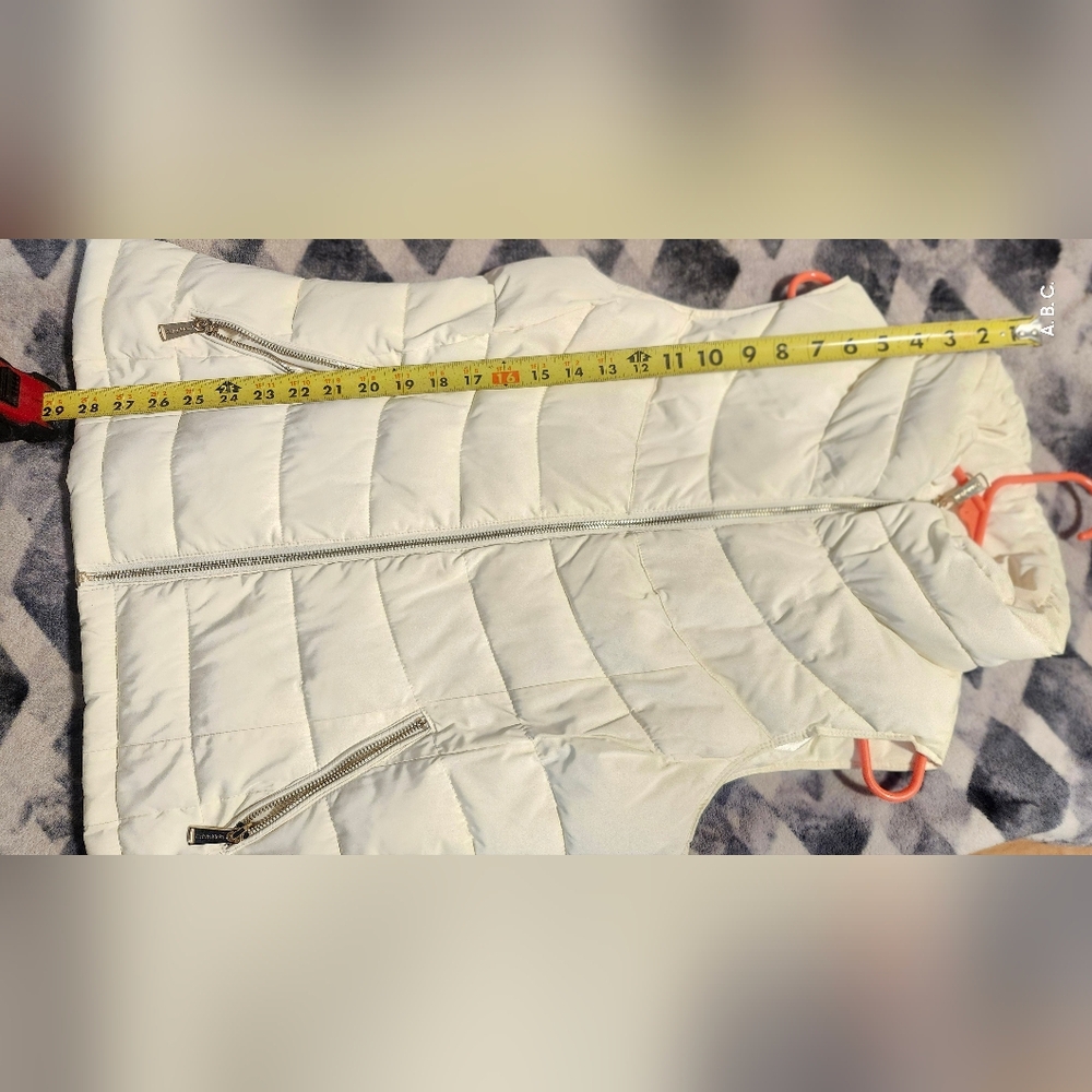 Calvin Klein Quilted Puffer Vest in Ivory / Cream woman girl - Picture 8 of 8
